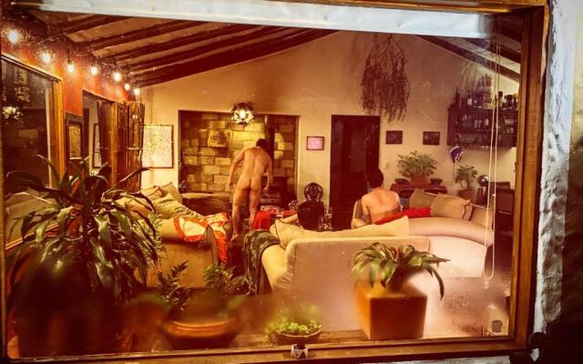 The Naked House Sabana - Hotel Nudista