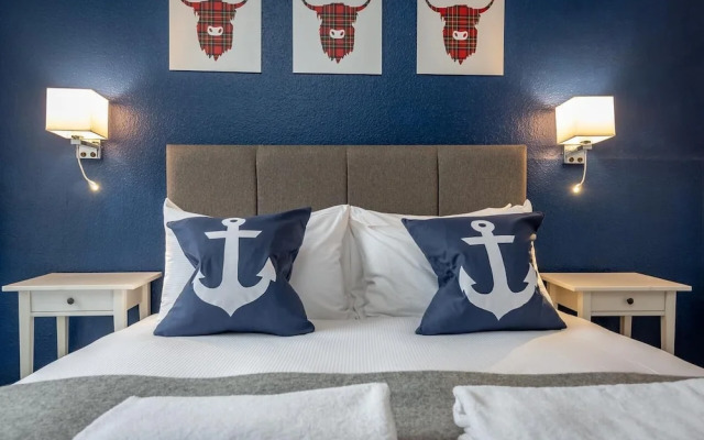 Market Street Apartment Sleeps 6