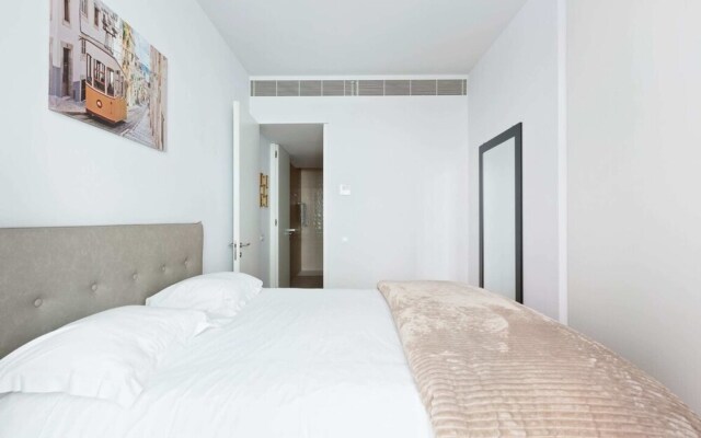 Spacious 1 Bedroom Apartment Near Baixa