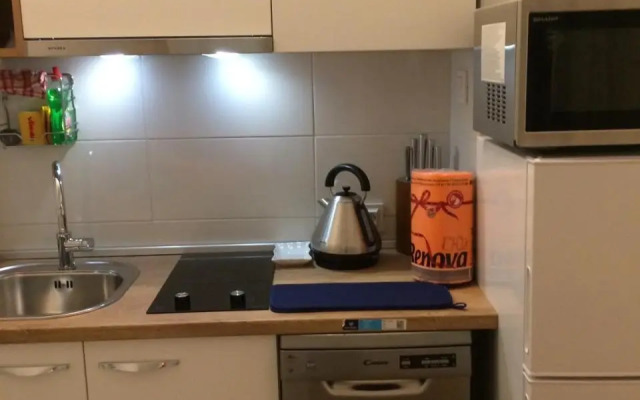 VERY CLOSE Studio Apartment