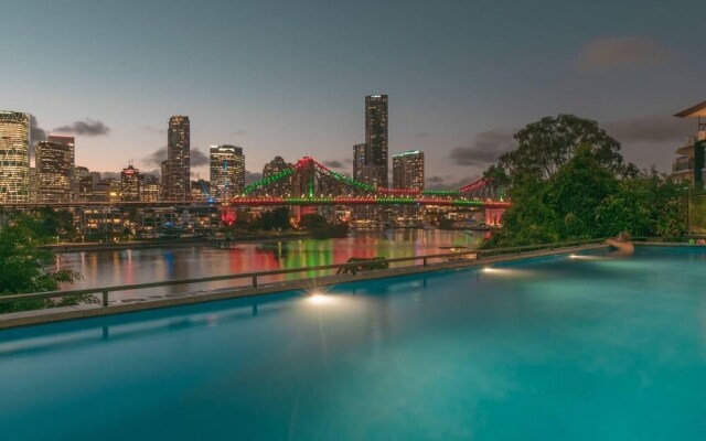 Riverfront In New Farm And Brisbane