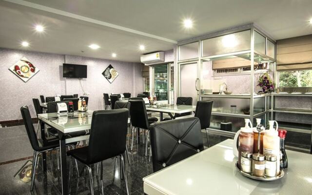 Winner Sriracha Service Apartment