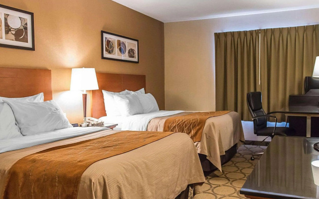 Comfort Inn Highway 401