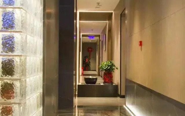 Yueyang Yipin Hotel