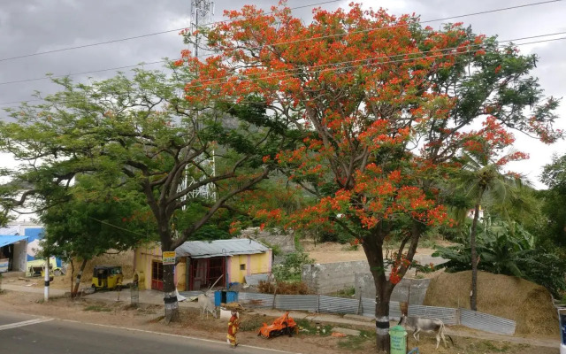 Selvalakshmi Restaurant and Lodge