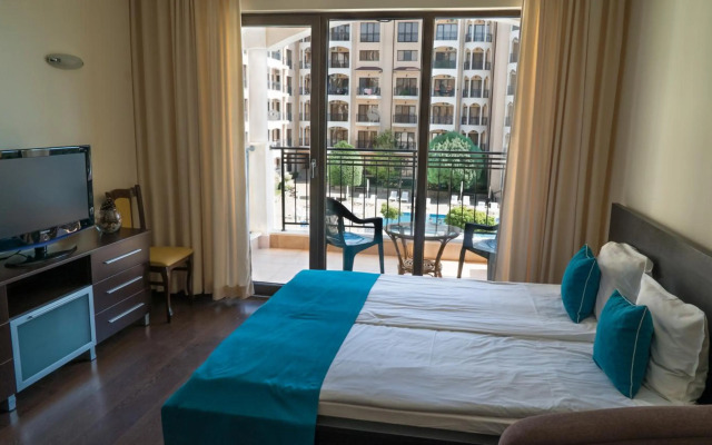 Apart-Hotel "Bendita-Mare"