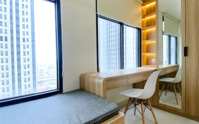 Homey And Warm Studio Room Pollux Chadstone Apartment