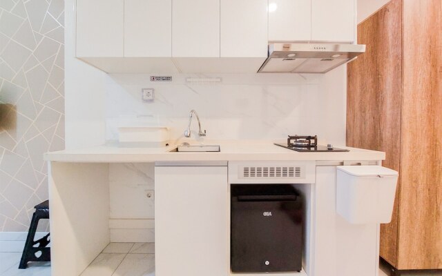 Comfy And Modern Studio At Sky House Alam Sutera Apartment