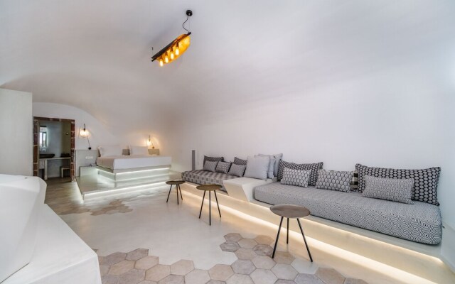Solstice Luxury Suites