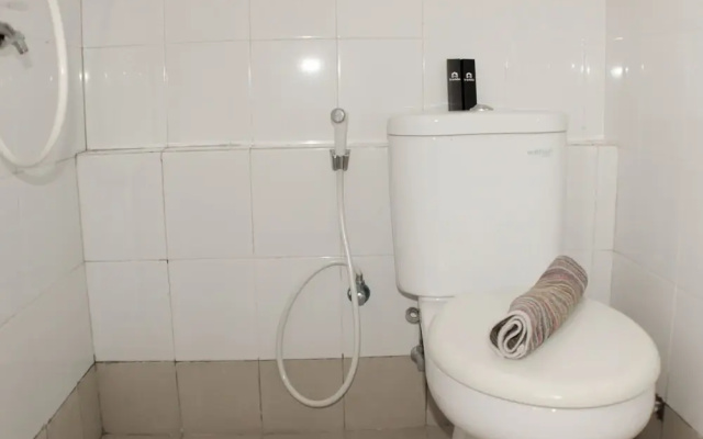 Minimalist And Homey 1Br At Bassura City Apartment