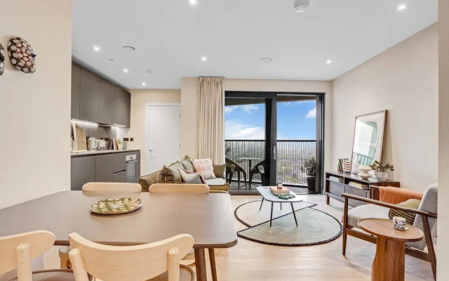 Stunning Two-bedroom Apartment With a Balcony