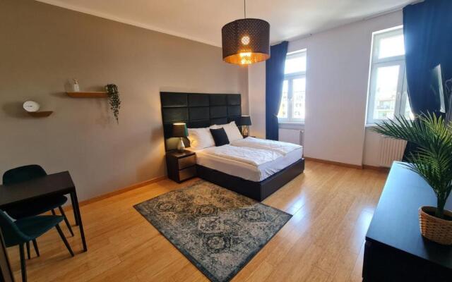 Between Schoenbrunn and City Center Apt 27