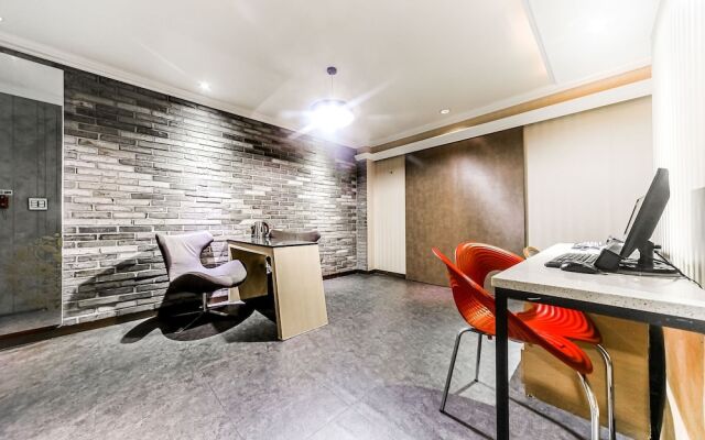 Daegu Seongseo Owall Hotel