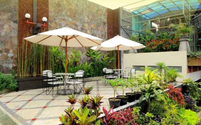 Nuwis Hotel & Convention