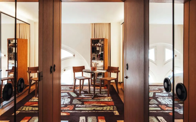 Sax Paris, LXR Hotels & Resorts