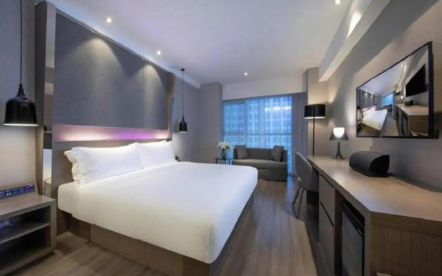 Orange Hotel Select