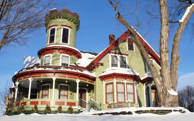 Maplecroft Bed & Breakfast