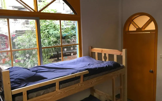 No. 6 Cuobian Hostel
