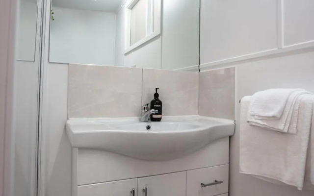 Ms Sophia's Studio Apartment