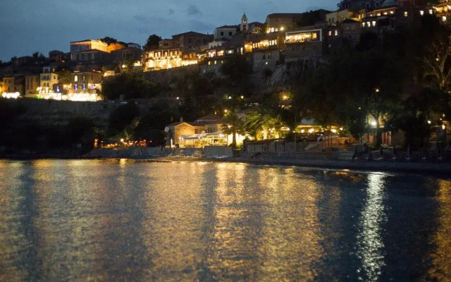 Olive Press Hotel & Apartments