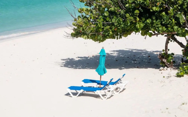 Rendezvous Bay Hotel