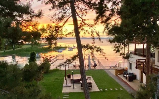 Royal Mediterran Hotel