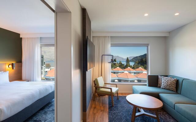 Holiday Inn Express & Suites Queenstown by IHG