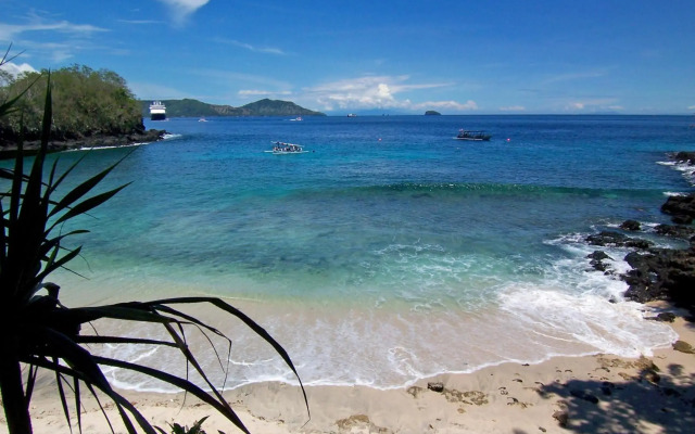 Bloo Lagoon Eco Village
