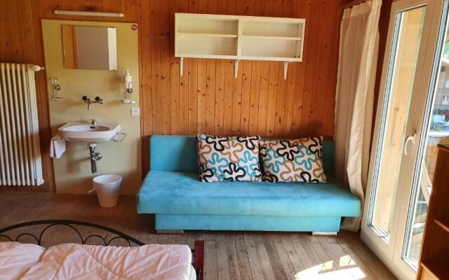 Lake Lodge Hostel