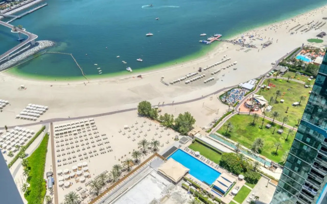 Serene Beachfront Ain Dubai View at Address JBR