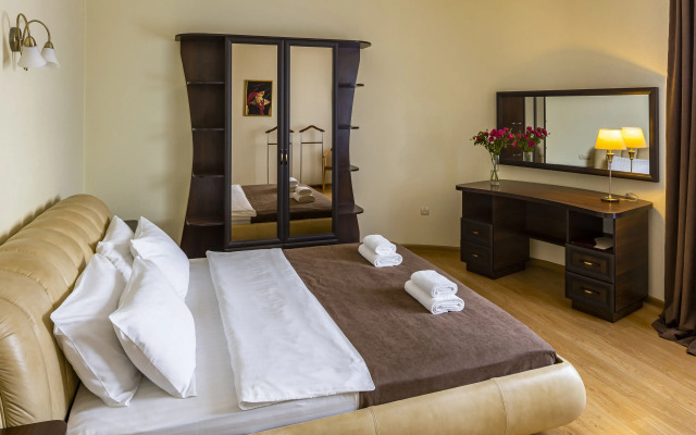 Отель «Галактика»