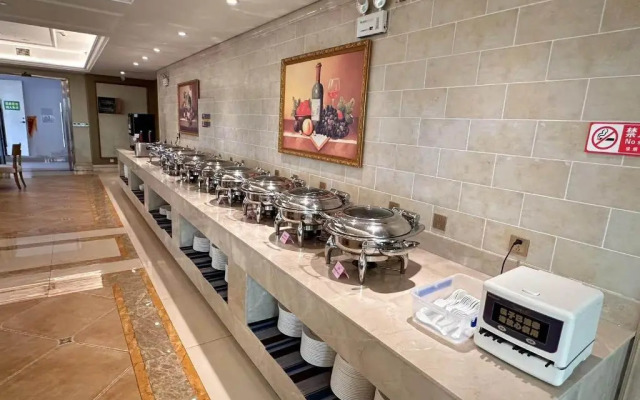 Vienna International Hotel (Haikou Old Town High-speed Railway Station)