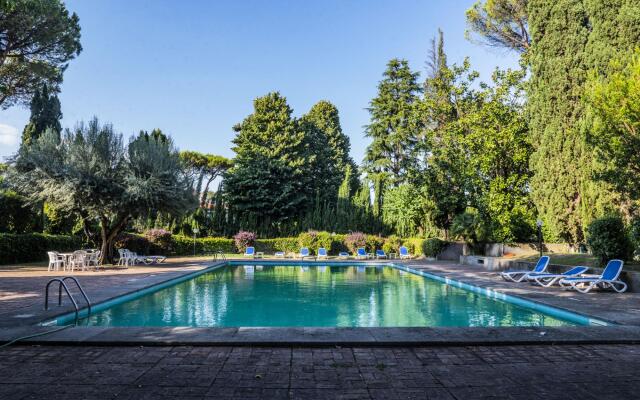 Amazing House With Swimming Pool