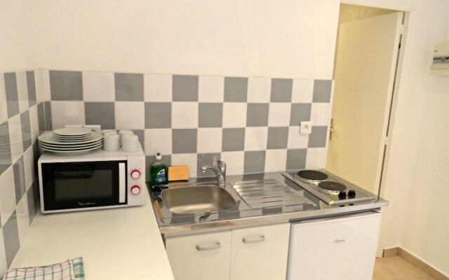 Central Studio Residence Lily