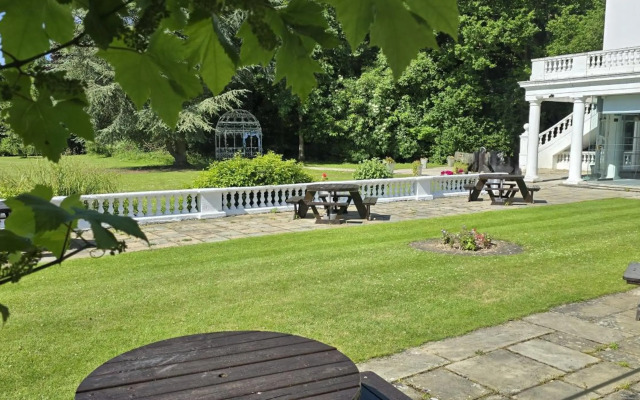 Manor of Groves Hotel, Golf & Health Club
