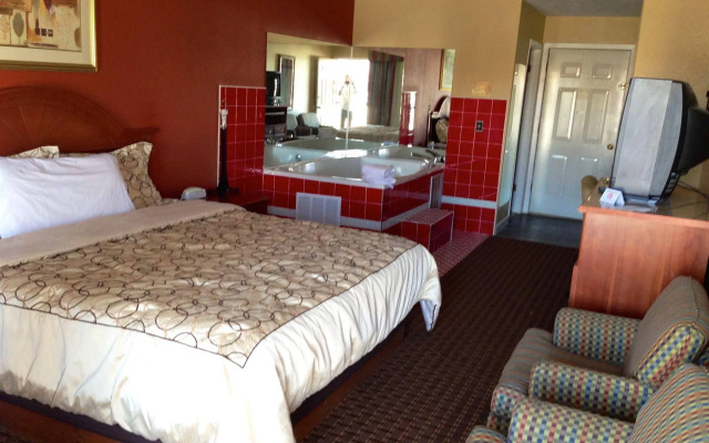 Econo Lodge Sevierville-Pigeon Forge on the River