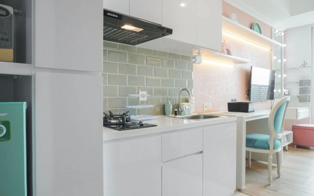 Modern and Stylish Studio at West Vista Apartment