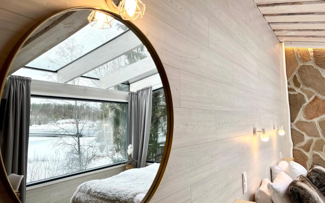 Glass Igloos by the water - Lasisviitit