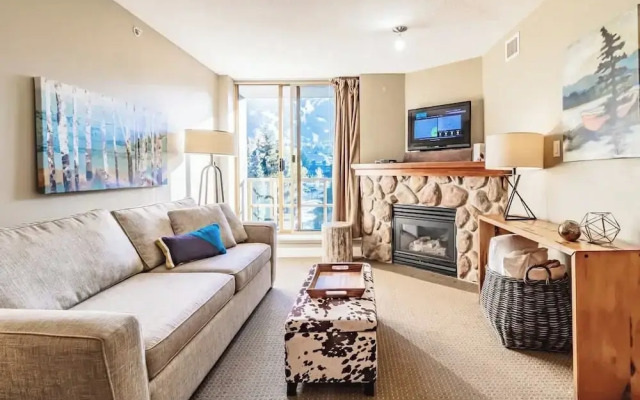 Spacious One Bedroom Suite - 412