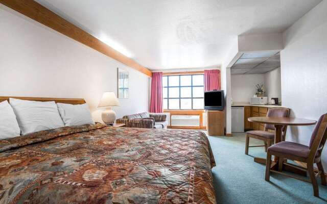 Rodeway Inn Billings Logan Intl Airport, Near St. Vincent Hospital