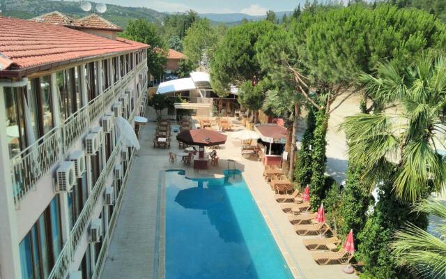 Oskar Thermal Hotel
