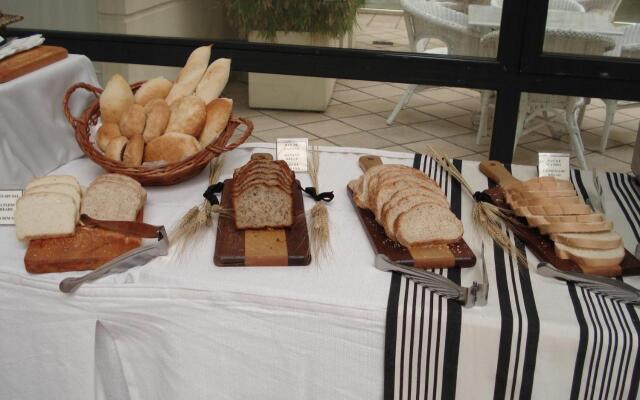 Loi Suites Recoleta Hotel