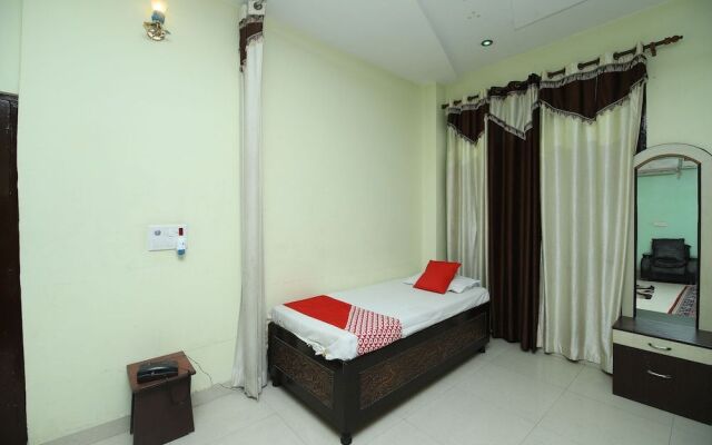 Oyo 40458 Hotel Deep Palace