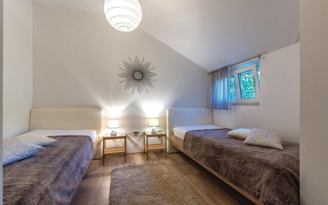 Beautiful Home in Vinisce With Wifi and 4 Bedrooms