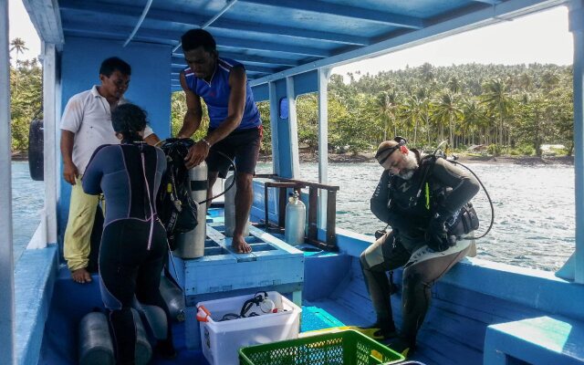 Honey Bay Resort Lembeh