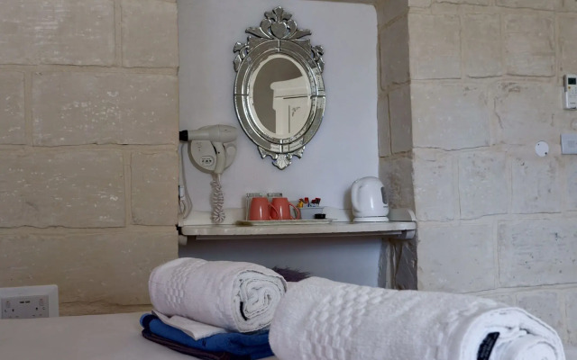 Village Knights Accommodation