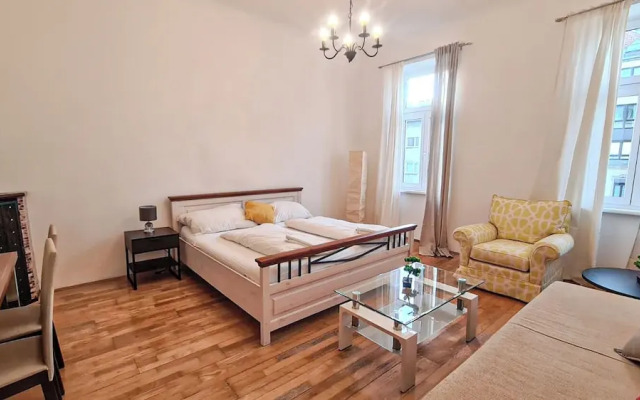 Modern 2BR Apt Long Stays Sleeps 5