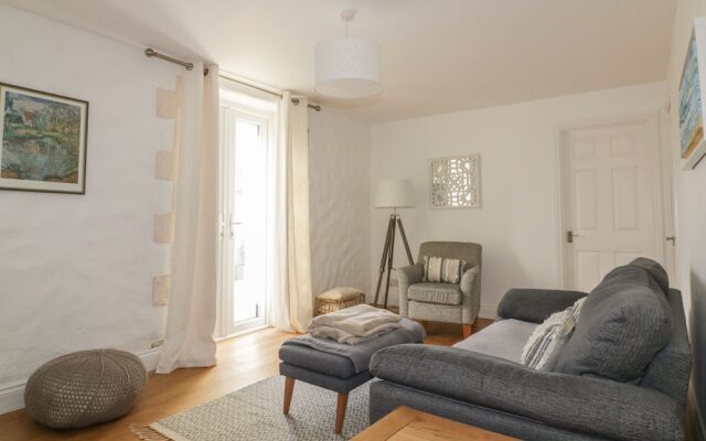 Flat 1, Brek House