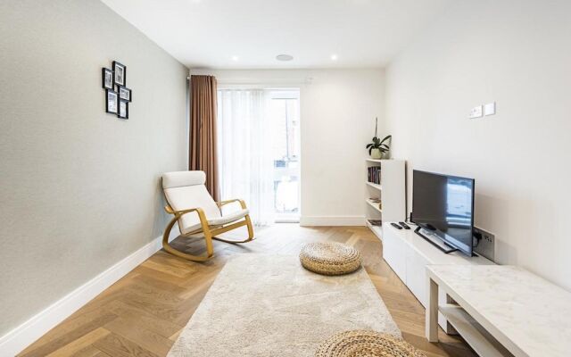 100 New King's Road · Incredible Two Bed Apartment In Parsons Green