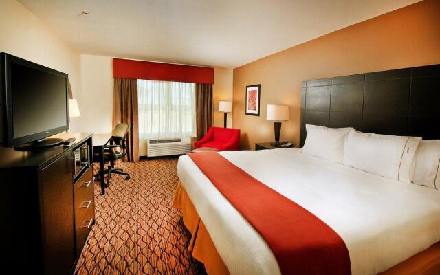 Holiday Inn Express Hotel & Suites Pearsall, an IHG Hotel